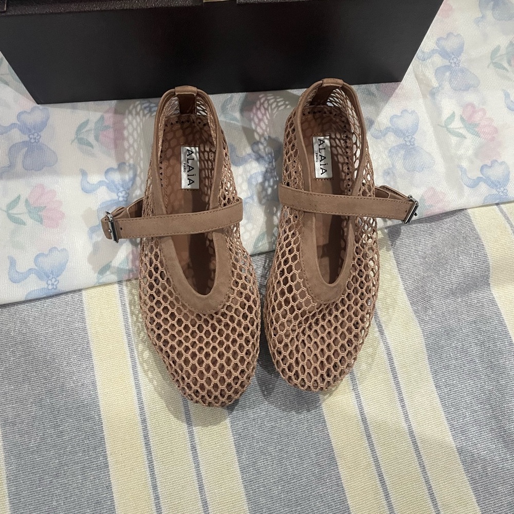 Alaïa Beige Mesh Mary Jane Flats with Ankle Strap - Picture 10 of 10